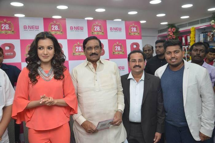 Catherine launches B New Mobile store at Kurnool