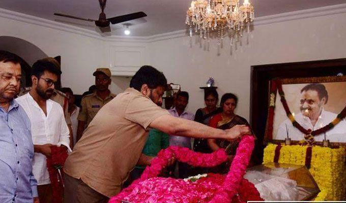 Celebrities Pay Homage To Nandamuri Harikrishna