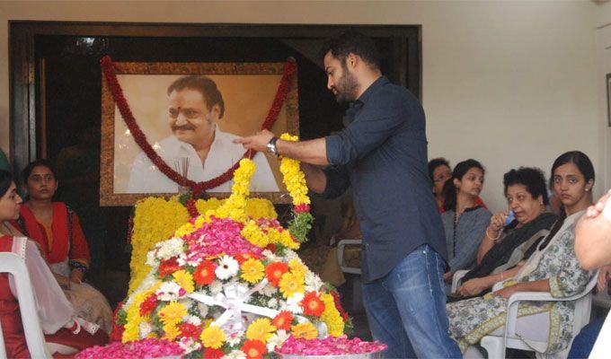 Celebrities Pay Homage To Nandamuri Harikrishna