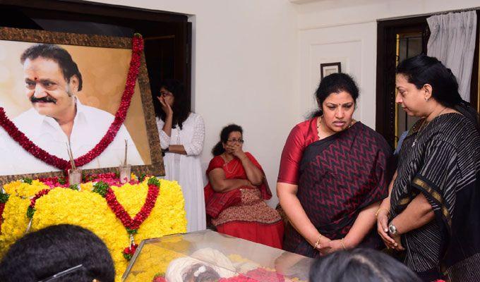 Celebrities Pay Homage To Nandamuri Harikrishna