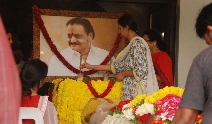 Celebrities Pay Homage To Nandamuri Harikrishna