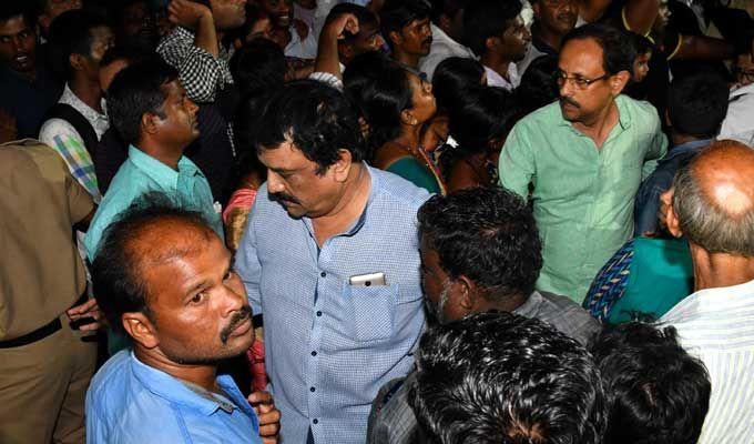 Celebrities Pay Homage To Nandamuri Harikrishna