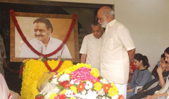 Celebrities Pay Homage To Nandamuri Harikrishna