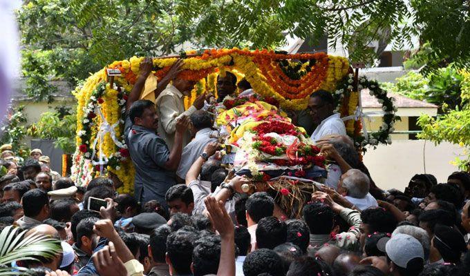 Celebrities Pay Homage To Nandamuri Harikrishna