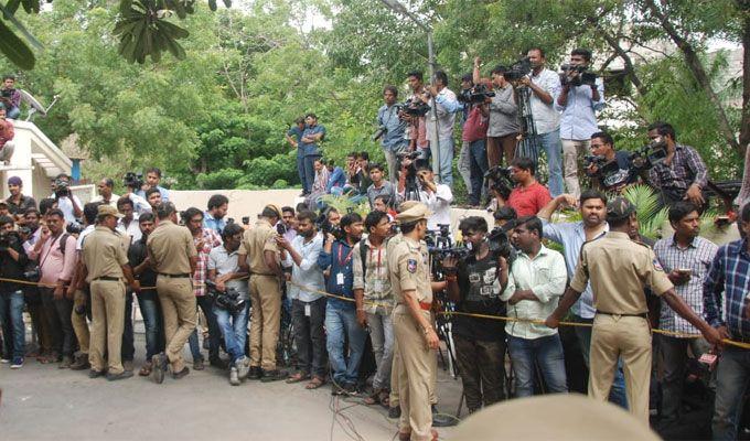 Celebrities Pay Homage to Nandamuri Harikrishna Photos