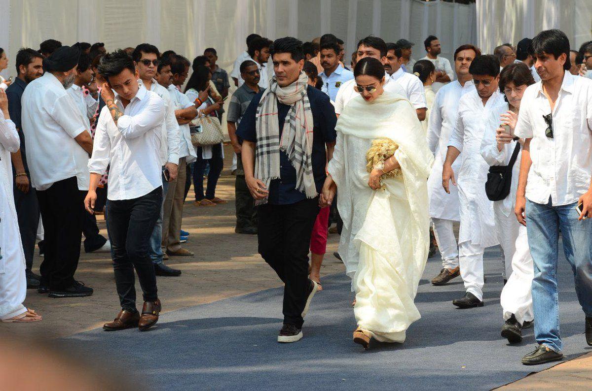 Celebrities arrives to pay his last respects to Sridevi Photos