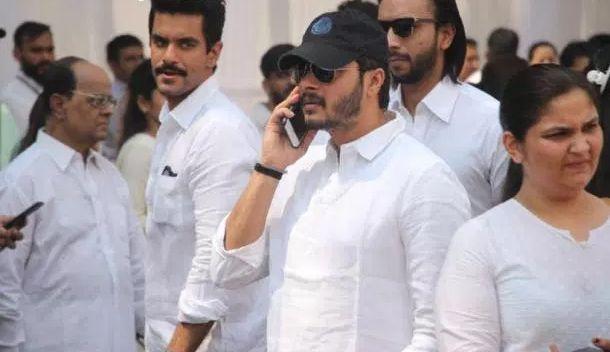 Celebrities arrives to pay his last respects to Sridevi Photos