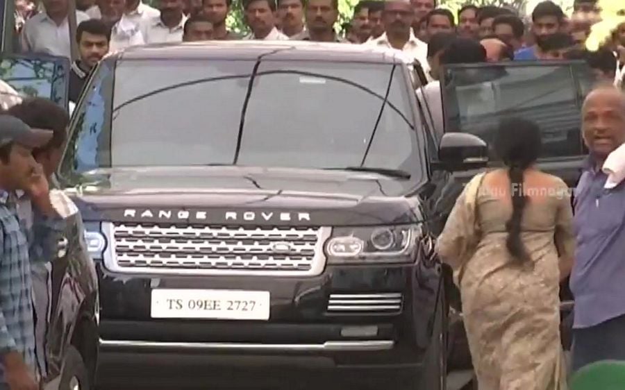 Celebrities at Dil Raju Wife Anitha Funeral