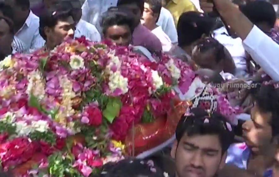 Celebrities at Dil Raju Wife Anitha Funeral