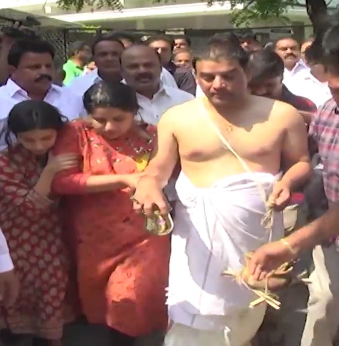 Celebrities at Dil Raju Wife Anitha Funeral