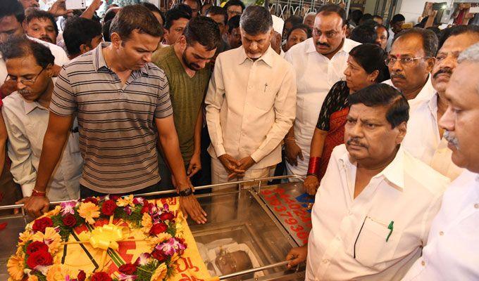 Celebrities at Gali Muddu Krishnama Naidu Condolence Photos