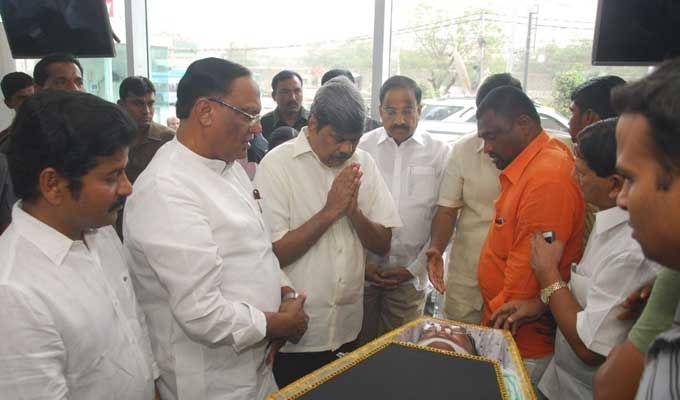 Celebrities at Gali Muddu Krishnama Naidu Condolence Photos