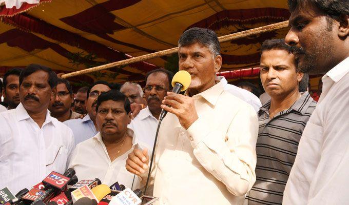 Celebrities at Gali Muddu Krishnama Naidu Condolence Photos