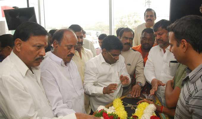 Celebrities at Gali Muddu Krishnama Naidu Condolence Photos