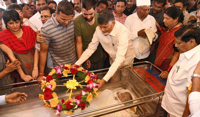 Celebrities at Gali Muddu Krishnama Naidu Condolence Photos