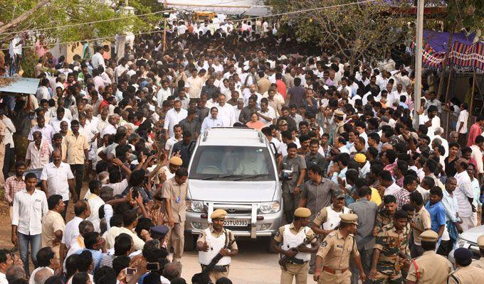 Celebrities at Gali Muddu Krishnama Naidu Condolence Photos