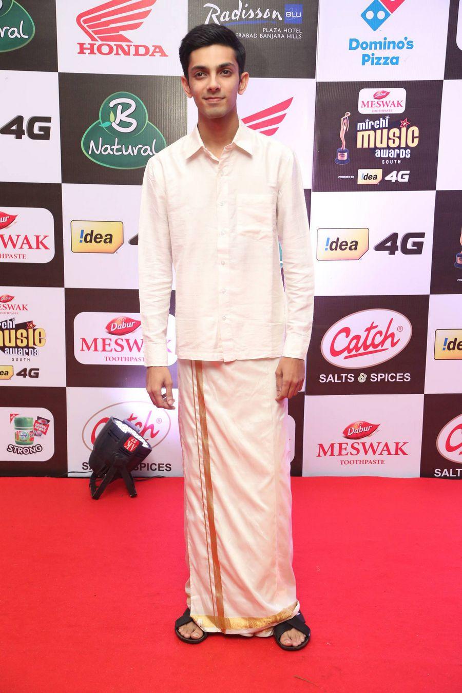 Celebrities at Mirchi Music Awards 2016