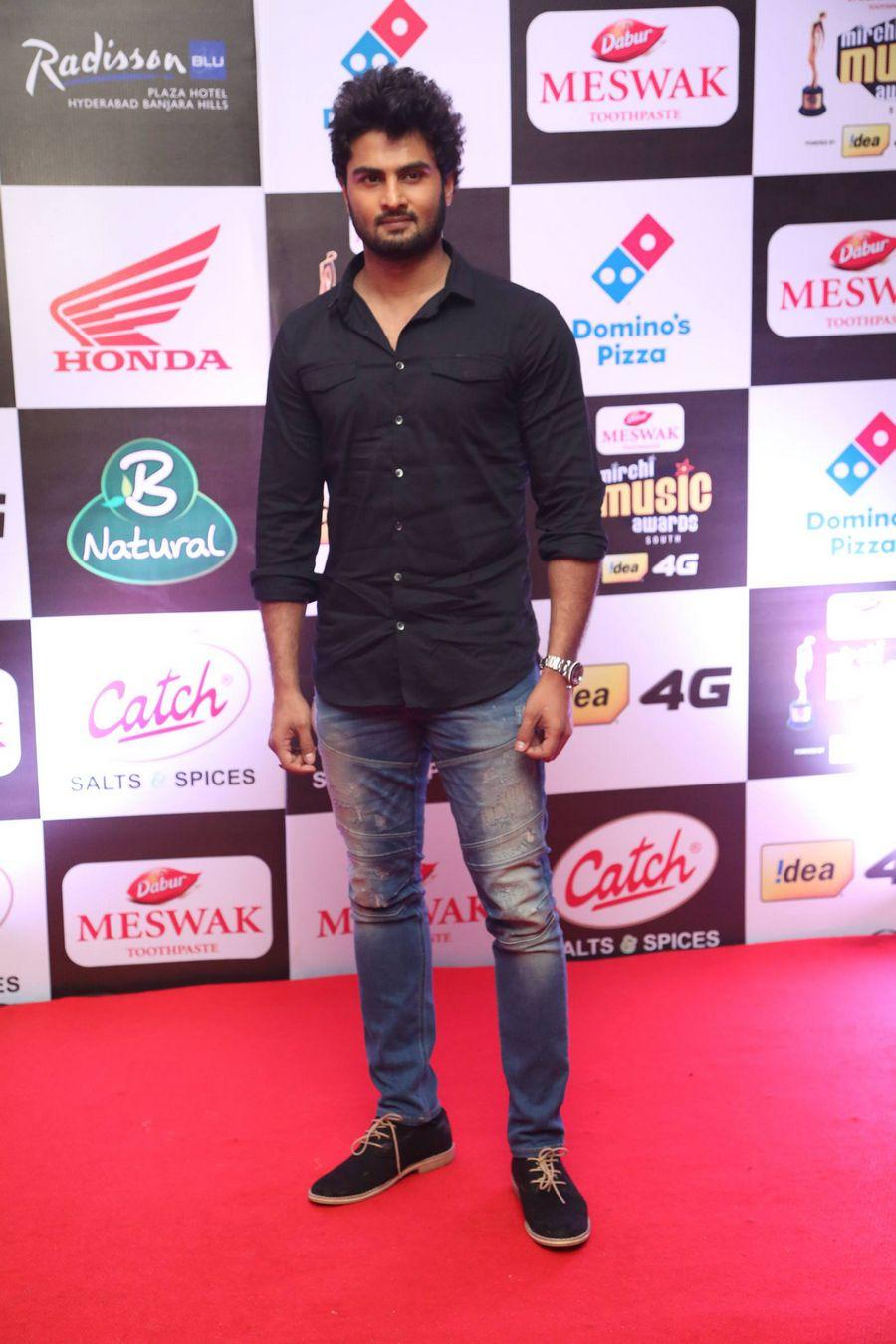 Celebrities at Mirchi Music Awards 2016