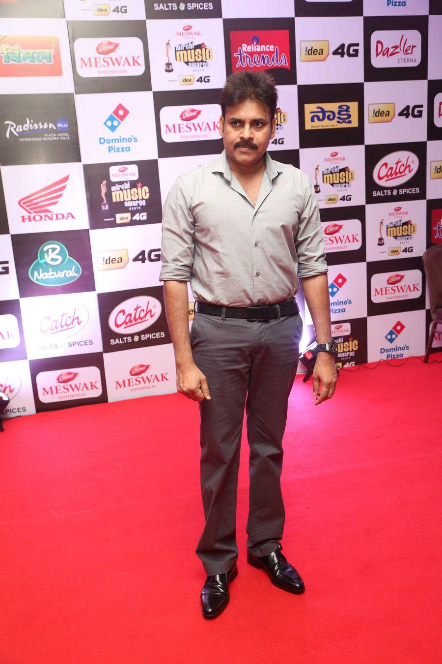 Celebrities at Mirchi Music Awards 2016