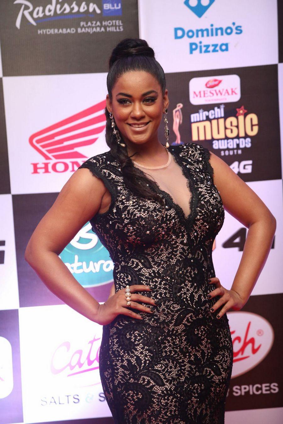 Celebrities at Mirchi Music Awards 2016