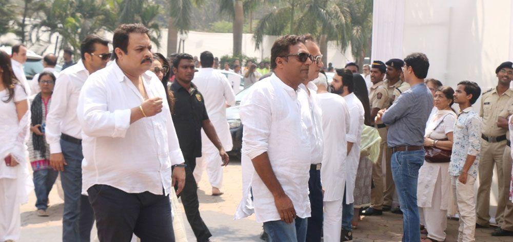 Celebrities pay homage to Sridevi Photos