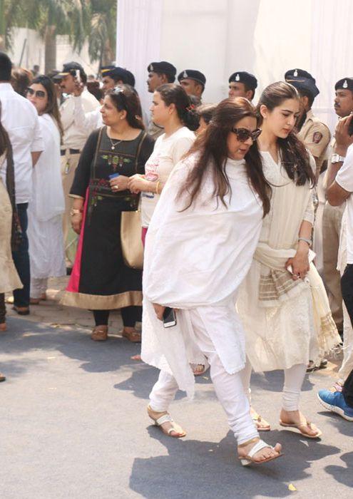 Celebrities pay homage to Sridevi Photos