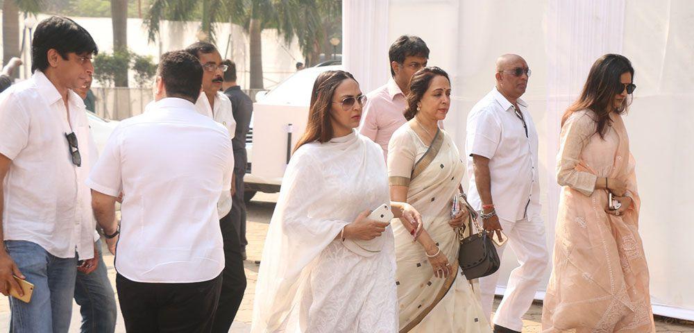 Celebrities pay homage to Sridevi Photos