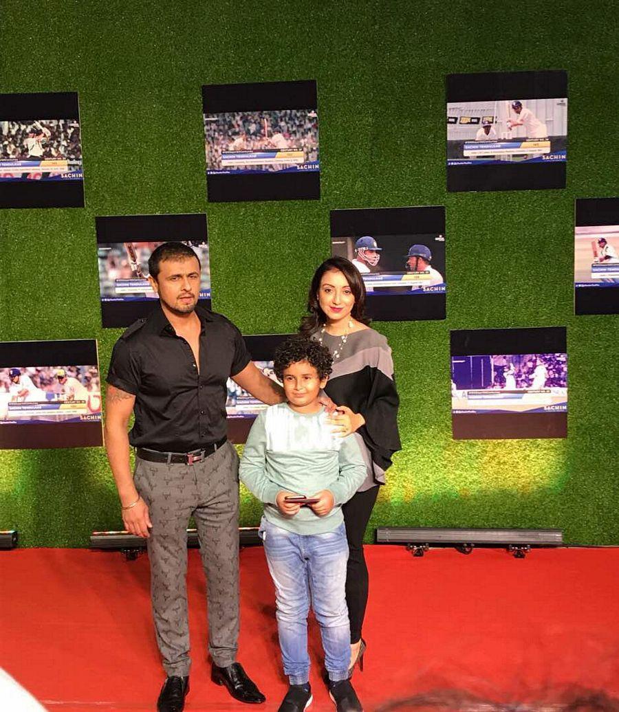 Celebs Attend Sachin A Billion Dreams GRAND PREMIERE