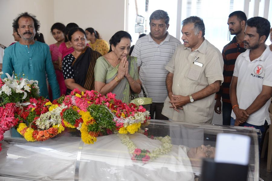 Celebs Condolences to Dr C Narayana Reddy Photos