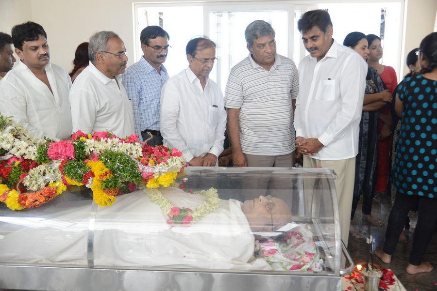 Celebs Condolences to Dr C Narayana Reddy Photos