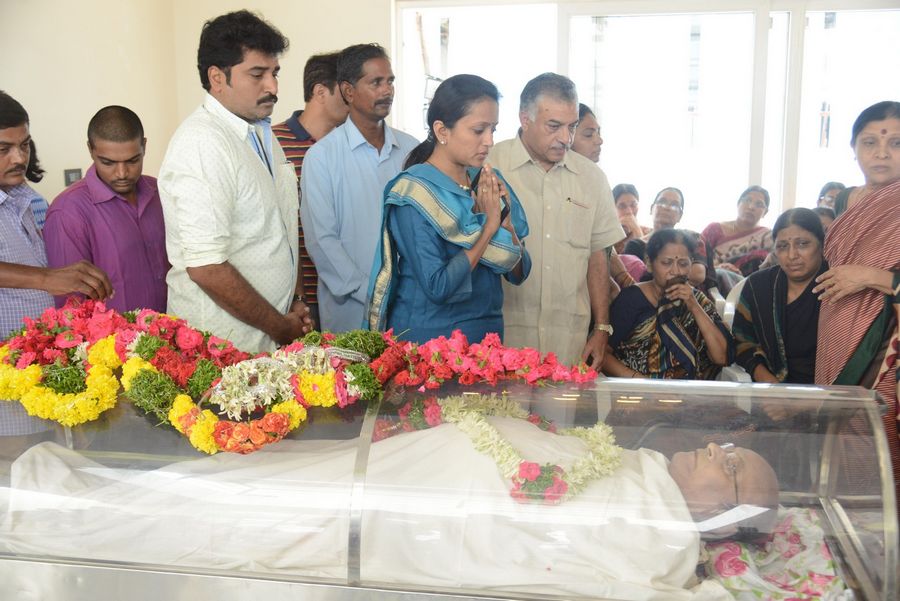 Celebs Condolences to Dr C Narayana Reddy Photos