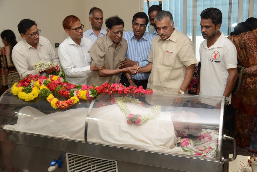 Celebs Condolences to Dr C Narayana Reddy Photos