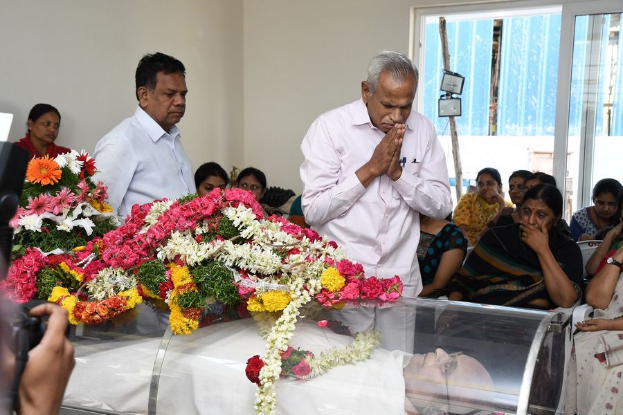 Celebs Condolences to Dr C Narayana Reddy Photos