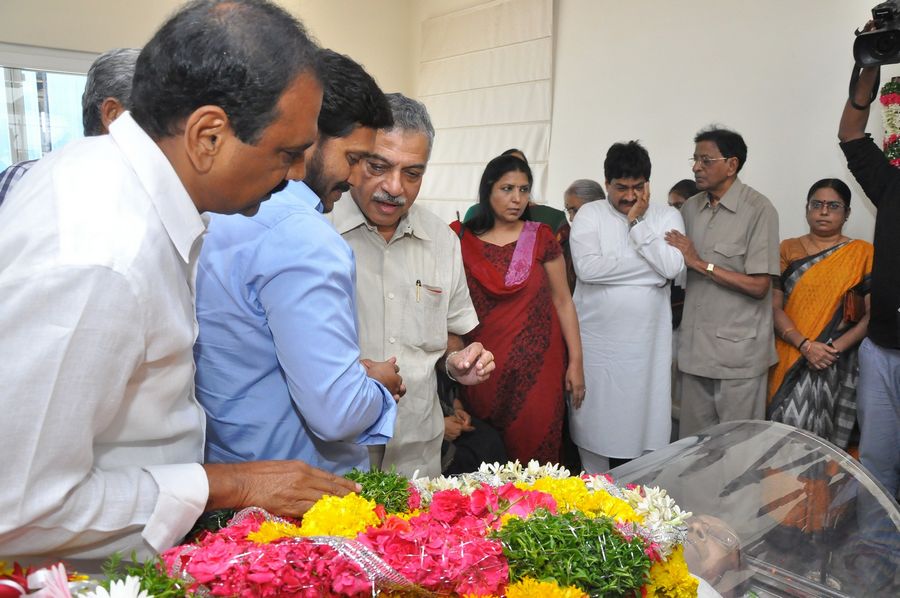 Celebs Condolences to Dr C Narayana Reddy Pics