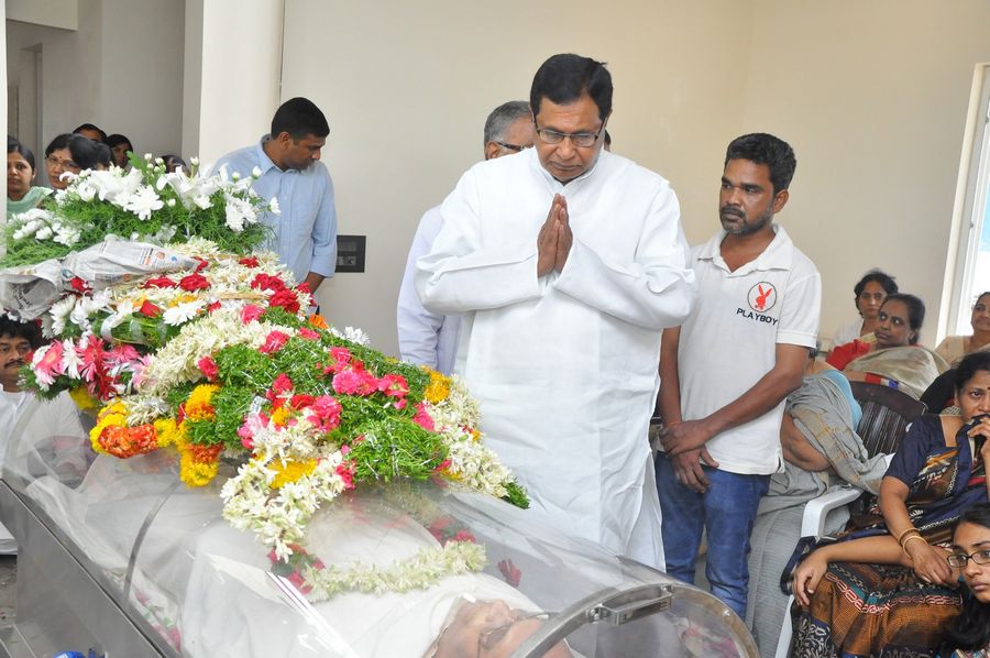 Celebs Condolences to Dr C Narayana Reddy Pics