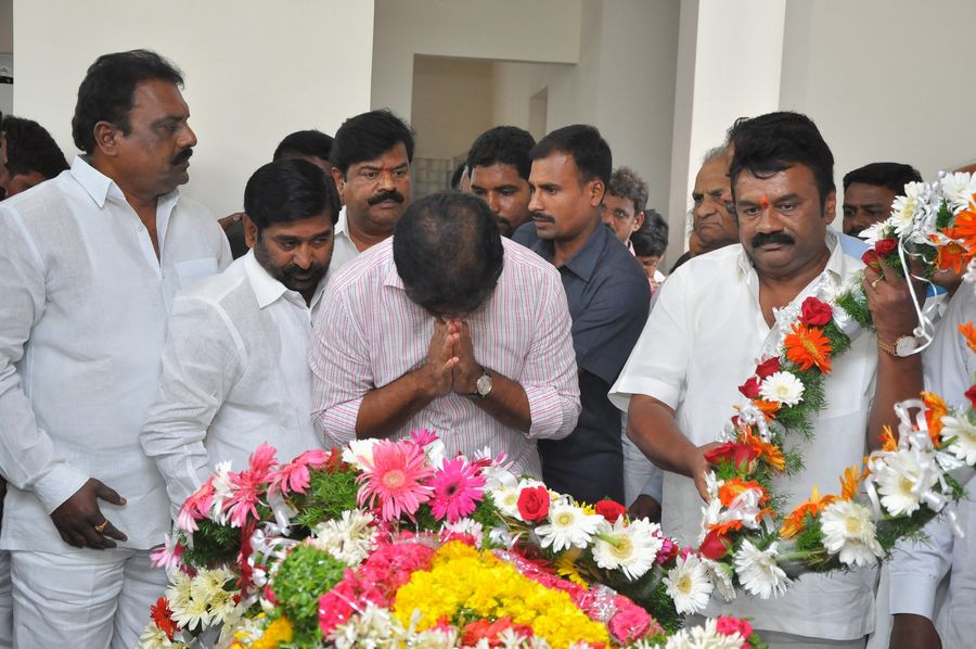 Celebs Condolences to Dr C Narayana Reddy Pics