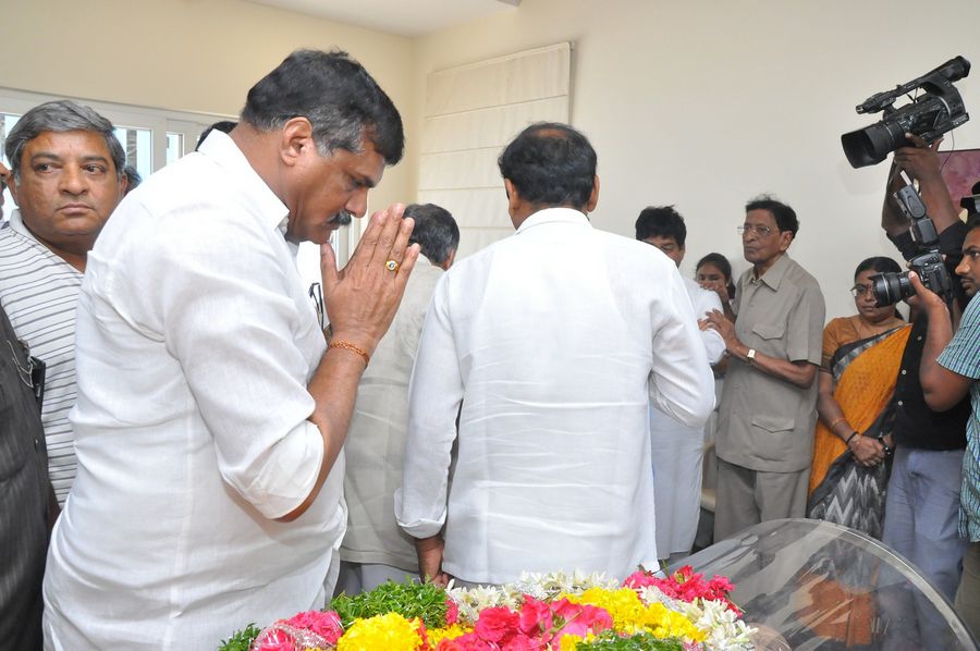 Celebs Condolences to Dr C Narayana Reddy Pics