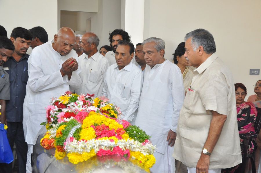 Celebs Condolences to Dr C Narayana Reddy Pics