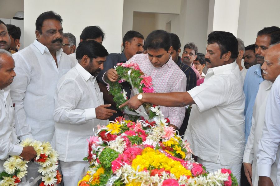 Celebs Condolences to Dr C Narayana Reddy Pics