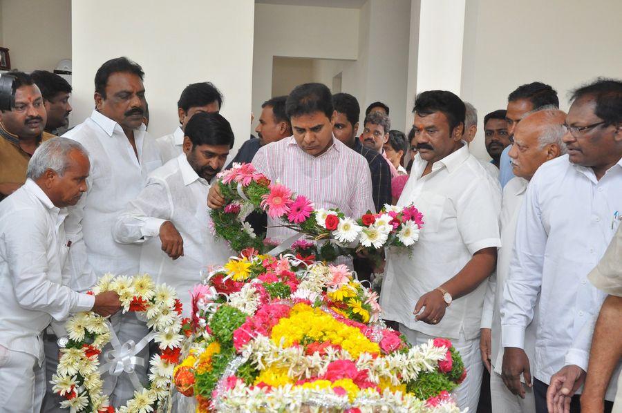 Celebs Condolences to Dr C Narayana Reddy Pics