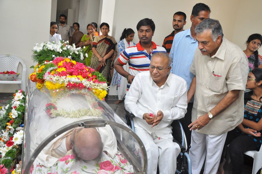 Celebs Condolences to Dr C Narayana Reddy Pictures