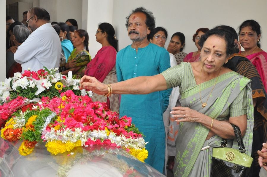 Celebs Condolences to Dr C Narayana Reddy Pictures