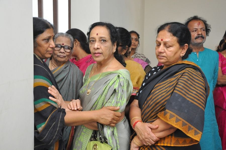 Celebs Condolences to Dr C Narayana Reddy Pictures