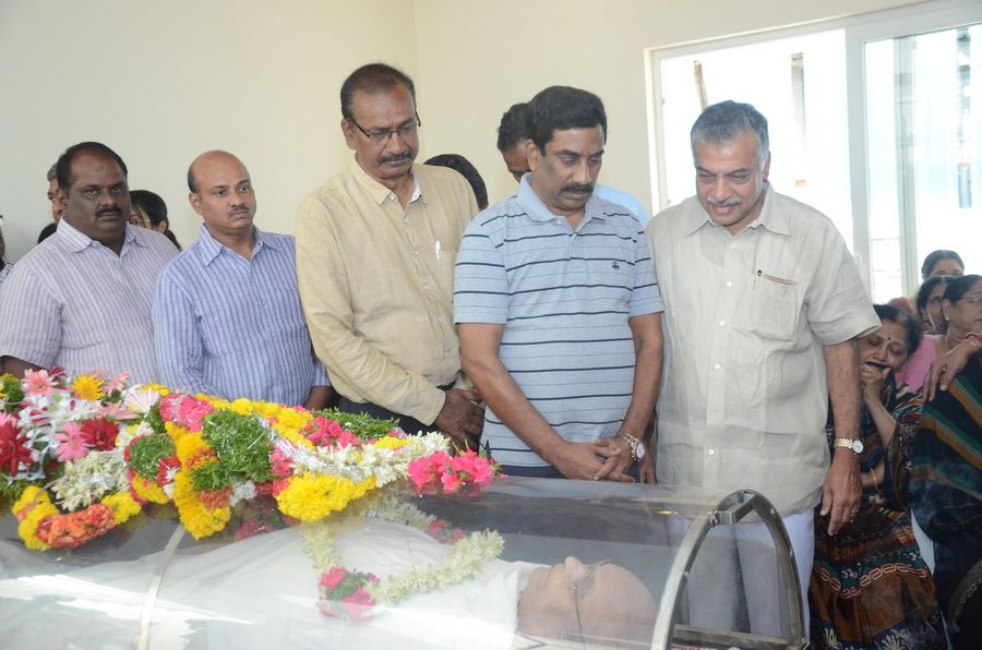 Celebs Condolences to Dr C Narayana Reddy Pictures