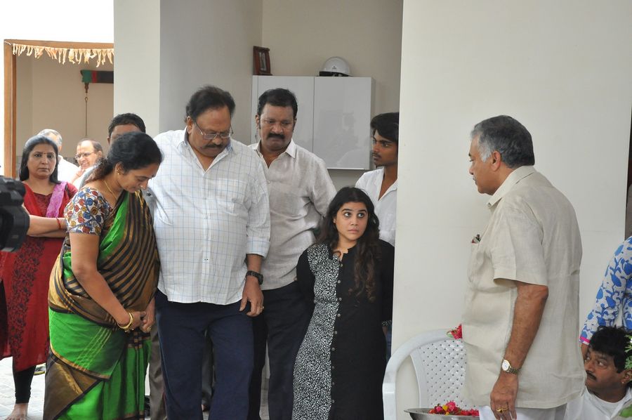 Celebs Condolences to Dr C Narayana Reddy Pictures
