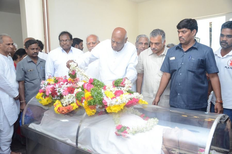 Celebs Condolences to Dr C Narayana Reddy Pictures