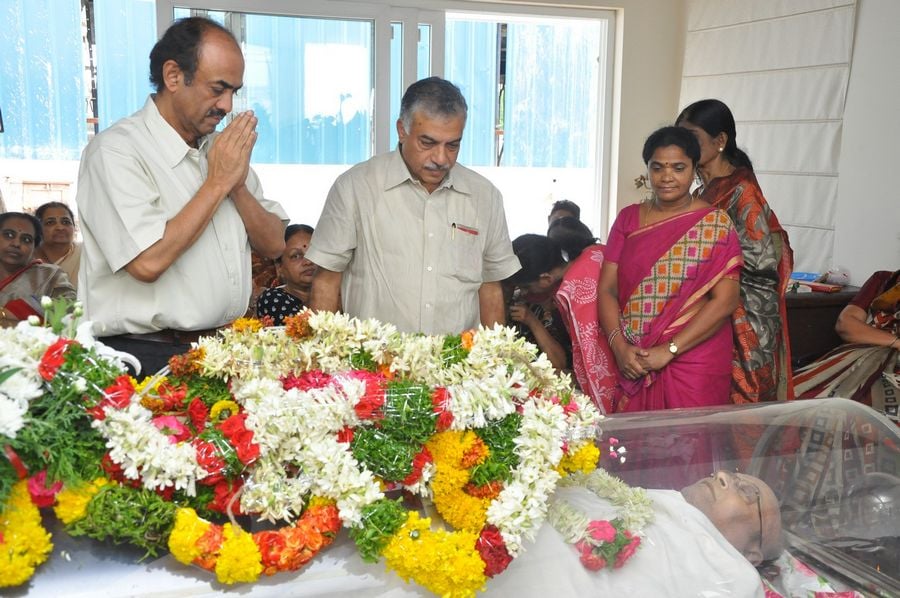 Celebs Condolences to Dr C Narayana Reddy Pictures