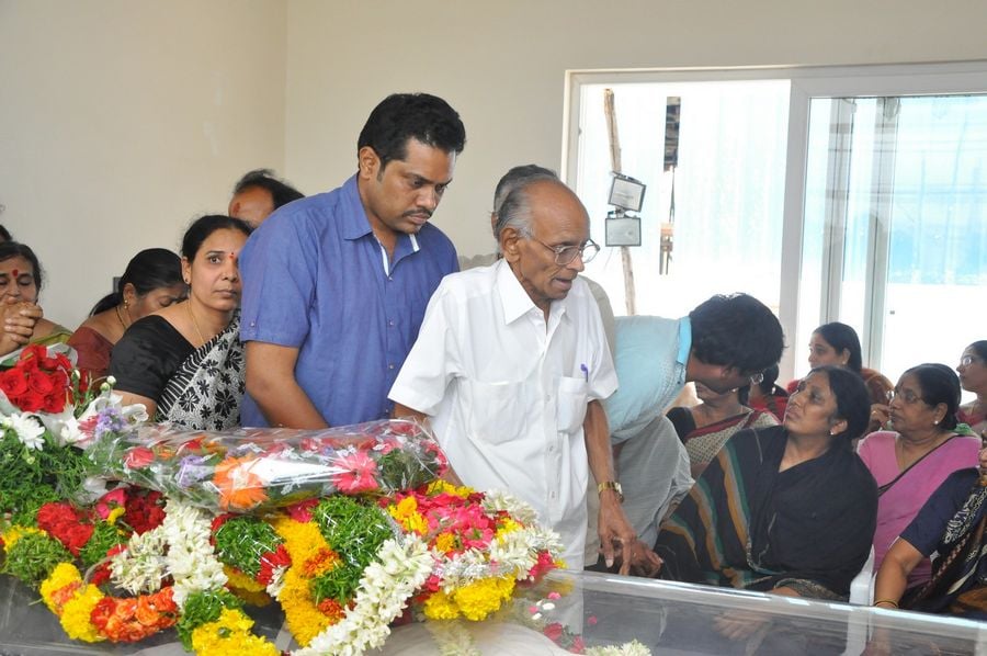 Celebs Condolences to Dr C Narayana Reddy Pictures
