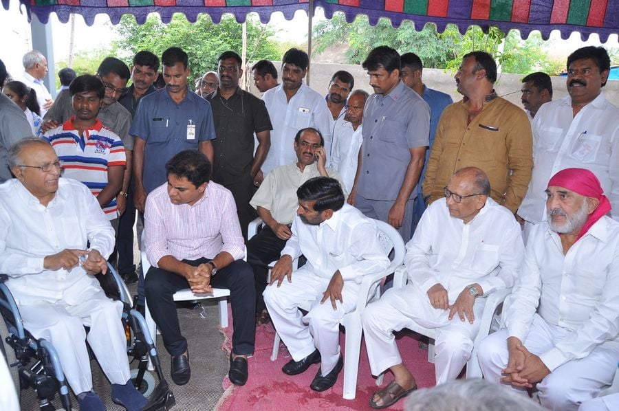 Celebs Condolences to Dr C Narayana Reddy Pictures