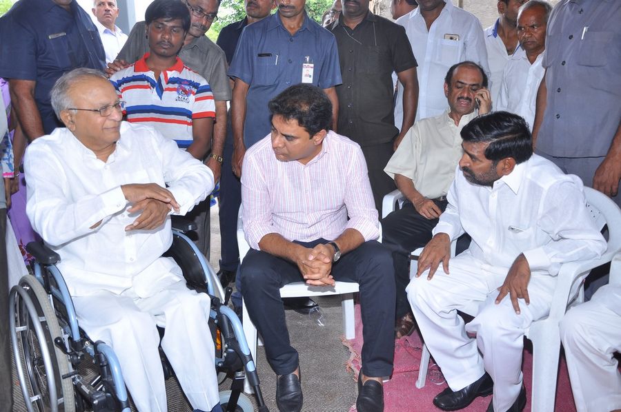 Celebs Condolences to Dr C Narayana Reddy Pictures